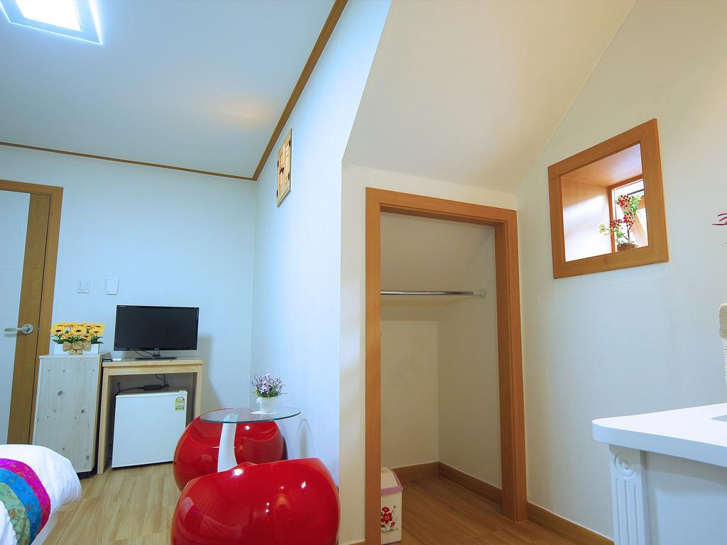 Mago Guesthouse Seoul Værelse billede